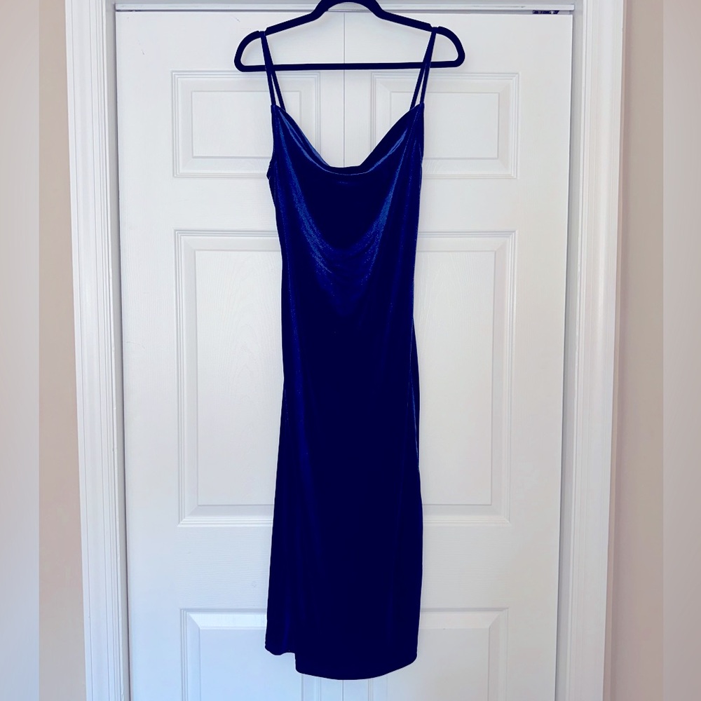 Navy blue velvet spaghetti strap midi dress